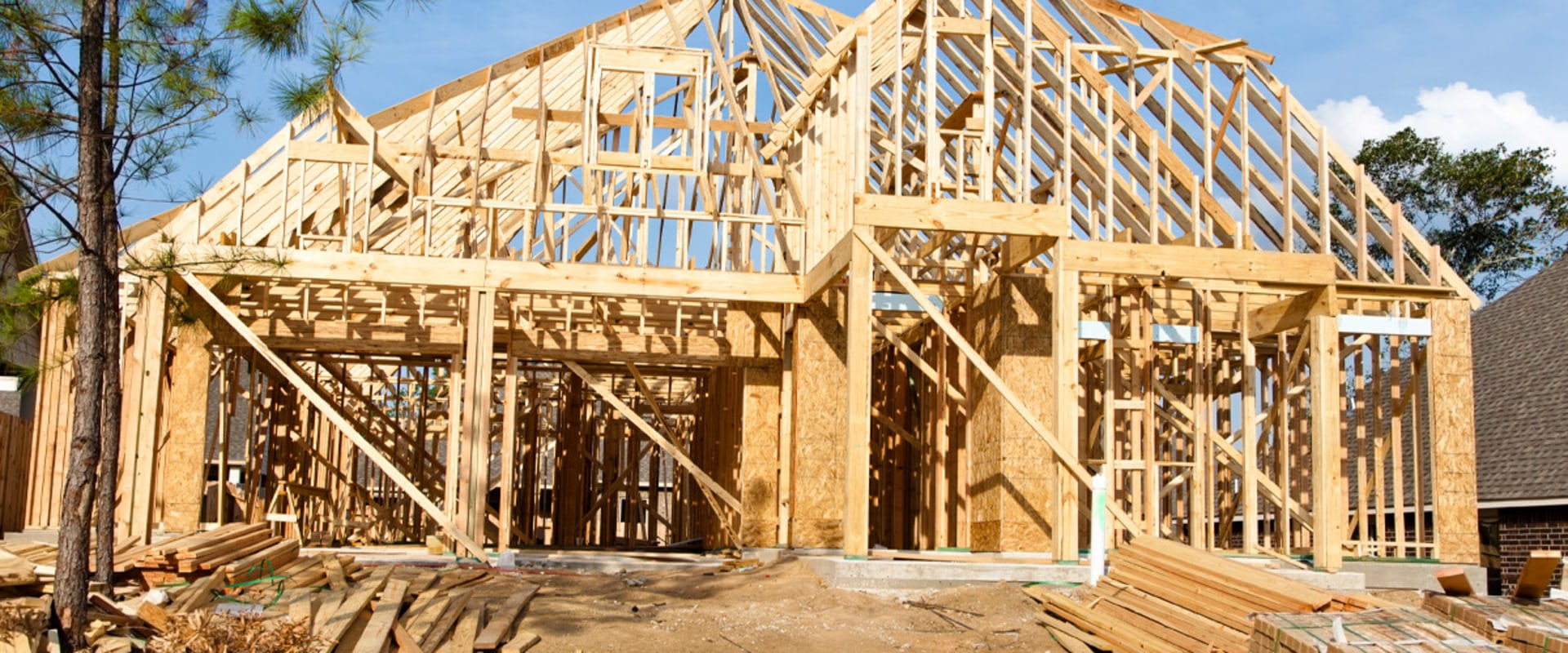 What are the risks of a construction loan?